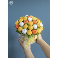 Великденски букети в кръгли кутии 